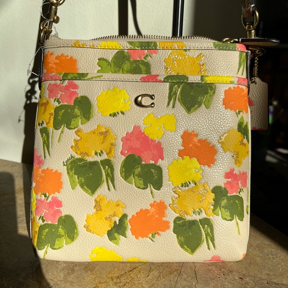 Coach crossbody - Picture 4 of 13